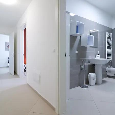 Dimora Del Corso - Private Garage Parking - Centre - Ascensore - Wi Fi Apartment