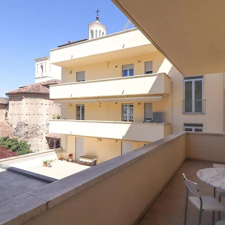 Dimora Del Corso - Private Garage Parking - Centre - Ascensore - Wi Fi Apartment *