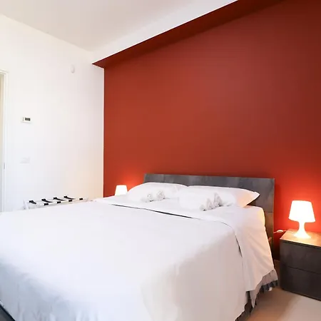Dimora Del Corso - Private Garage Parking - Centre - Ascensore - Wi Fi Apartment L'Aquila