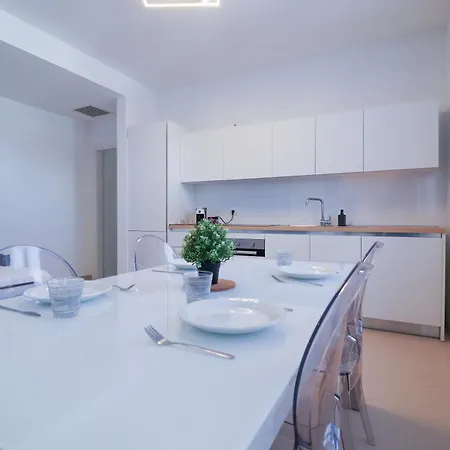 Apartament Dimora Del Corso - Private Garage Parking - Centre - Ascensore - Wi Fi LʼAquila