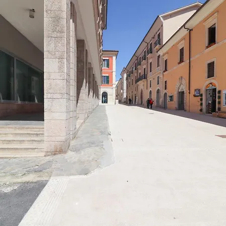 Dimora Del Corso - Private Garage Parking - Centre - Ascensore - Wi Fi LʼAquila
