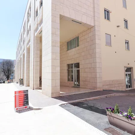 Apartament Dimora Del Corso - Private Garage Parking - Centre - Ascensore - Wi Fi LʼAquila