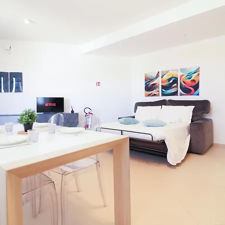 Dimora Del Corso - Private Garage Parking - Centre - Ascensore - Wi Fi Apartment