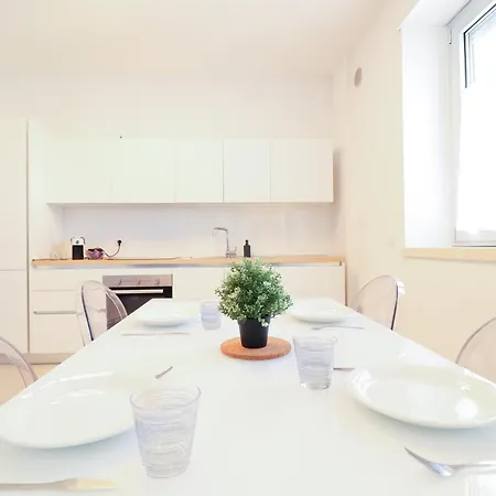 Dimora Del Corso - Private Garage Parking - Centre - Ascensore - Wi Fi Apartament