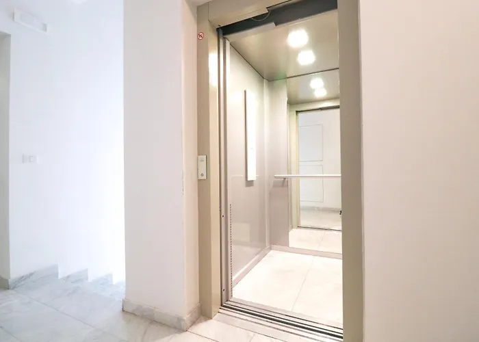 Dimora Del Corso - Private Garage Parking - Centre - Ascensore - Wi Fi Appartement LʼAquila